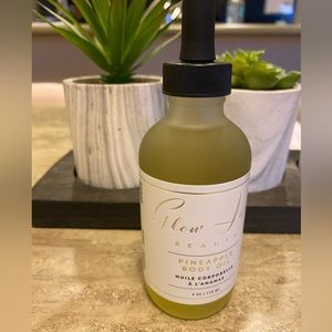 Glow Jar Pineapple body oil from the Jilly Box Summer 2023